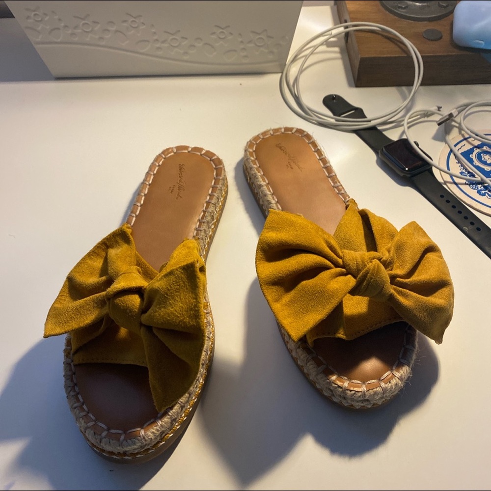 COPY - 🌻yellow bow sandals🌻